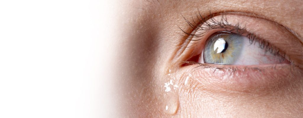 Olhos lacrimejando: o que pode ser? - Centro de Catarata Madureira